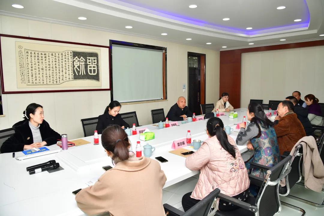 河南经贸职业学院文化创意产业学院领导到梦祥公司参观10.jpg